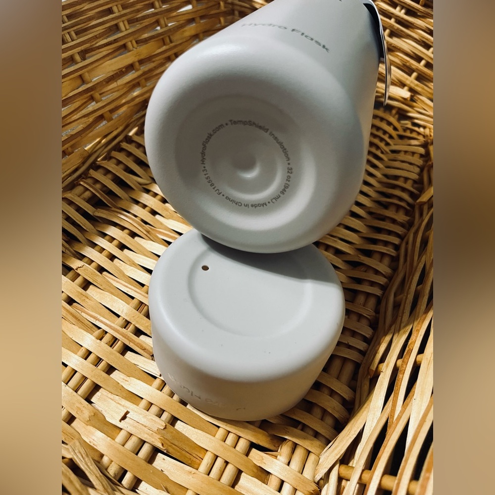 Hydro Flask - Picture 2 of 2